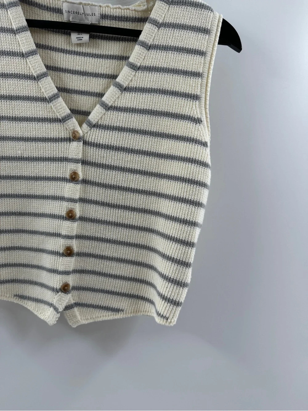 Sincerely Jules Striped Sweater Vest – Women's Large - Picture 3 of 8